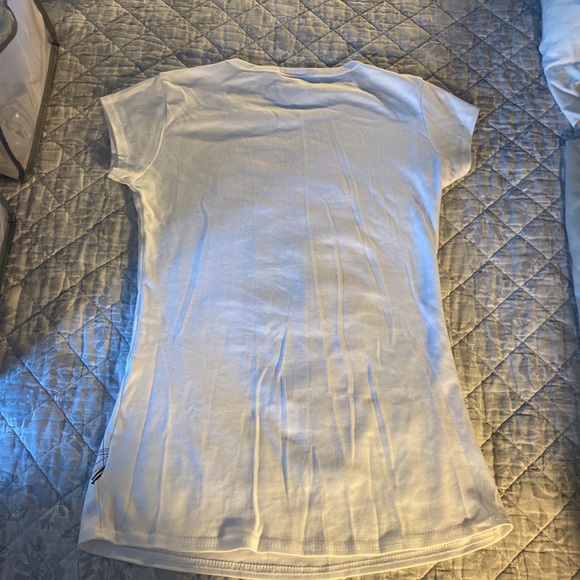 BRAND NEW NEVER WORN LONDON TEE-SHIRT. SIZE LARGE BUT FEELS LIKE A SMALL. - Picture 7 of 7